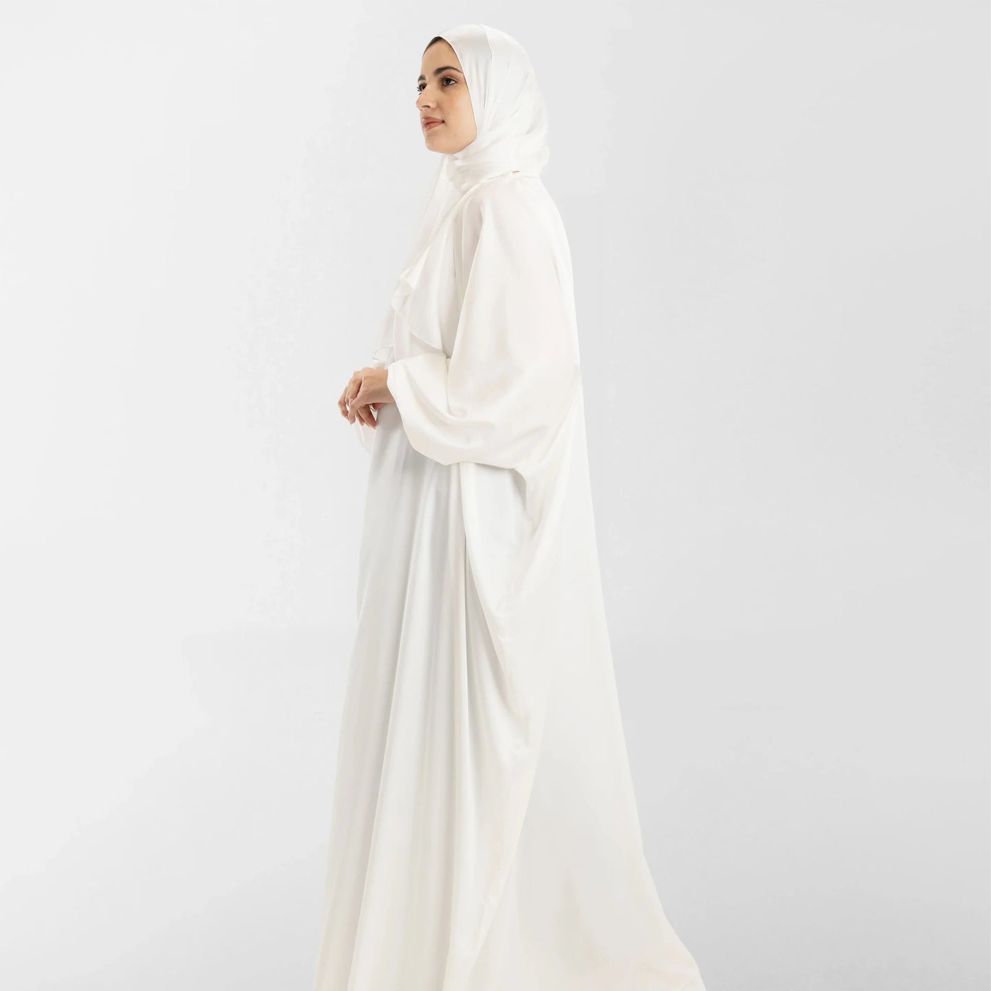 Satin isdal combines grace and comfort - Noury Hub