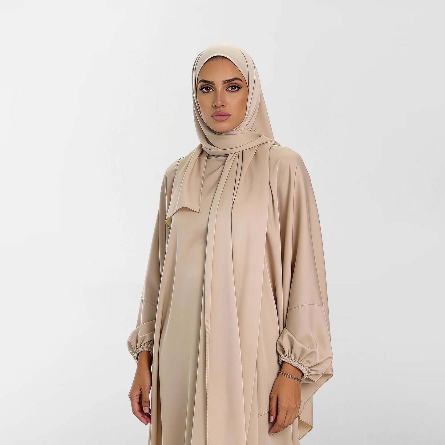 Satin isdal combines grace and comfort - Noury Hub