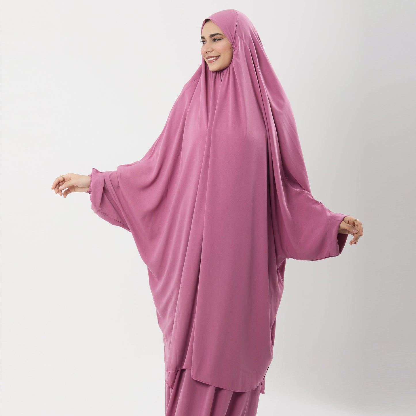https://nouryhub.com/cdn/shop/files/abaya-prayer-dress-two-piece-in-crepe-fabric-modest-islamic-prayer-clothing-for-women-prayer-dress-set-cashmere-2167197.jpg?v=1764317233&width=1445